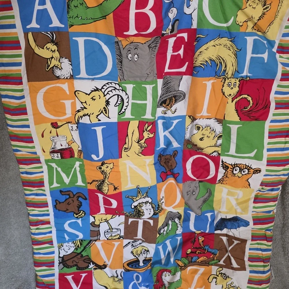 Dr. Seuss Crib Toddler Bed Quilted Blanket 29x37